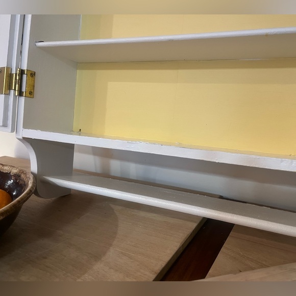 Vintage Wall Mount Spice Rack w Brass Hardware - Picture 4 of 15